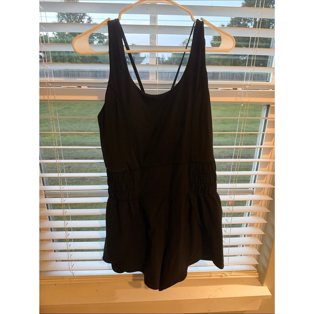 Black Women's Scoop-Neck Bodysuit Romper